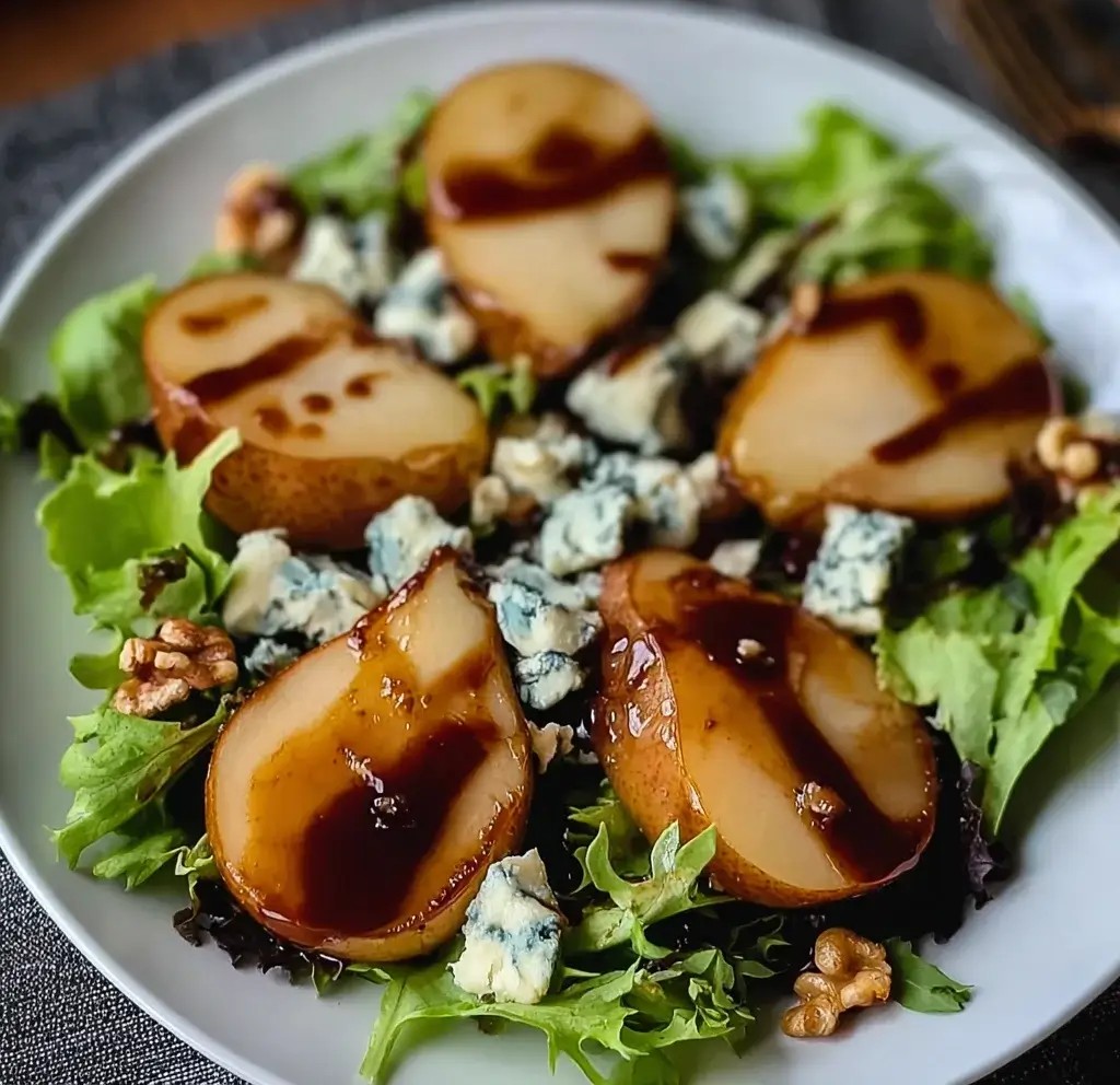 Caramelized Pear and Blue Cheese Salad: A Flavorful Delight